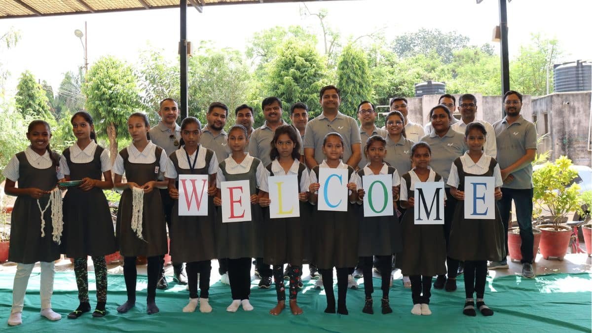 Accelleron Partners with Yuva Unstoppable setup STEM Labs and Smart Classroom in Government Schools