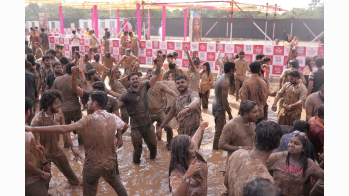 ‘Mudfest’ Celebrated with Great Enthusiasm in Surat on Dhuleti by Triom Club-PNN